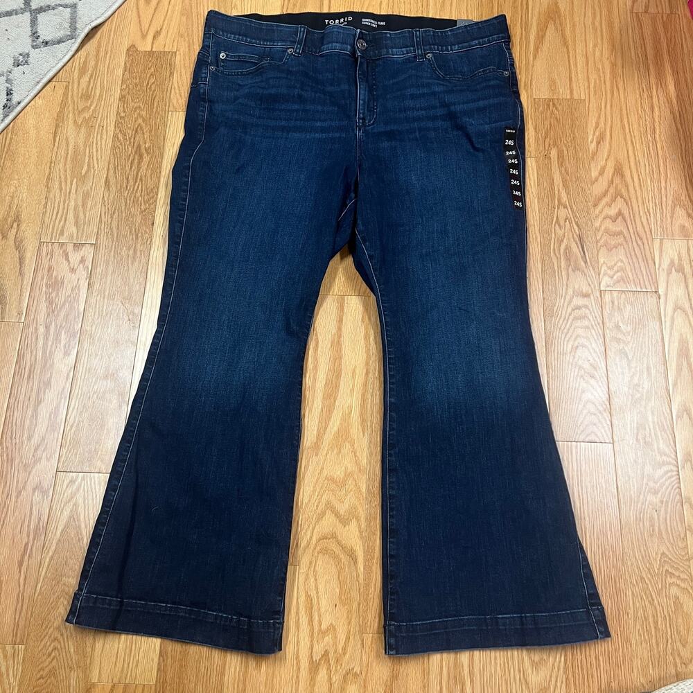 NWT Torrid Bombshell Flare Women's Jeans Super Soft Dark Wash Stretch 24S